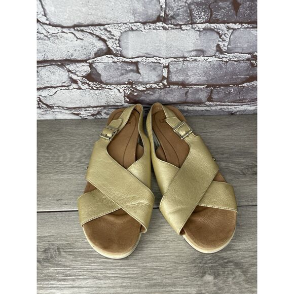 UGG Gold Leather Kamile Cross Strap Comfort Sandals Women Sz 10M US/41EU 1111040 - Picture 2 of 16